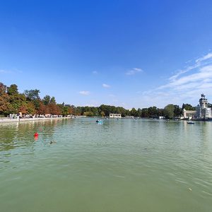 Grand pond of El Retiro park in Madrid (Spain)